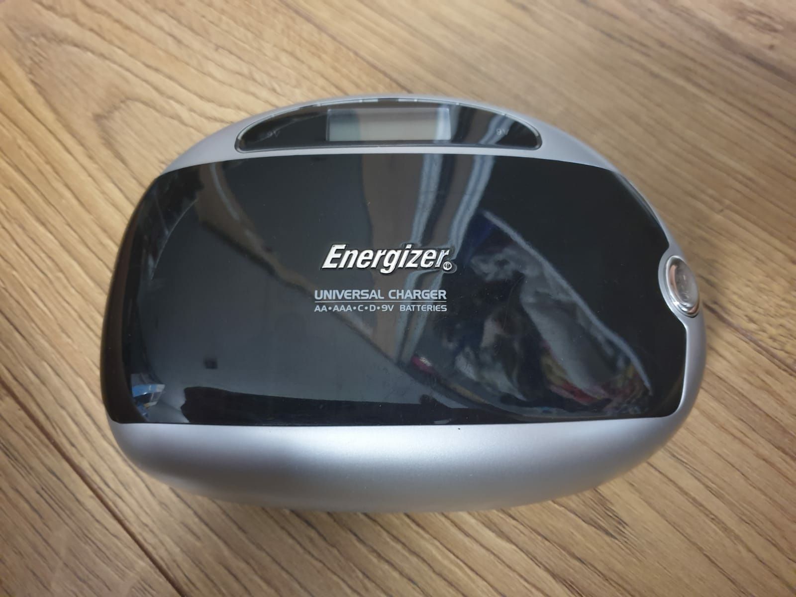 Ładowarka uniwersalna energizer