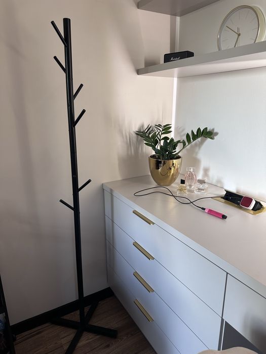 Wieszak stojacy ba ubrania czarny drzewko