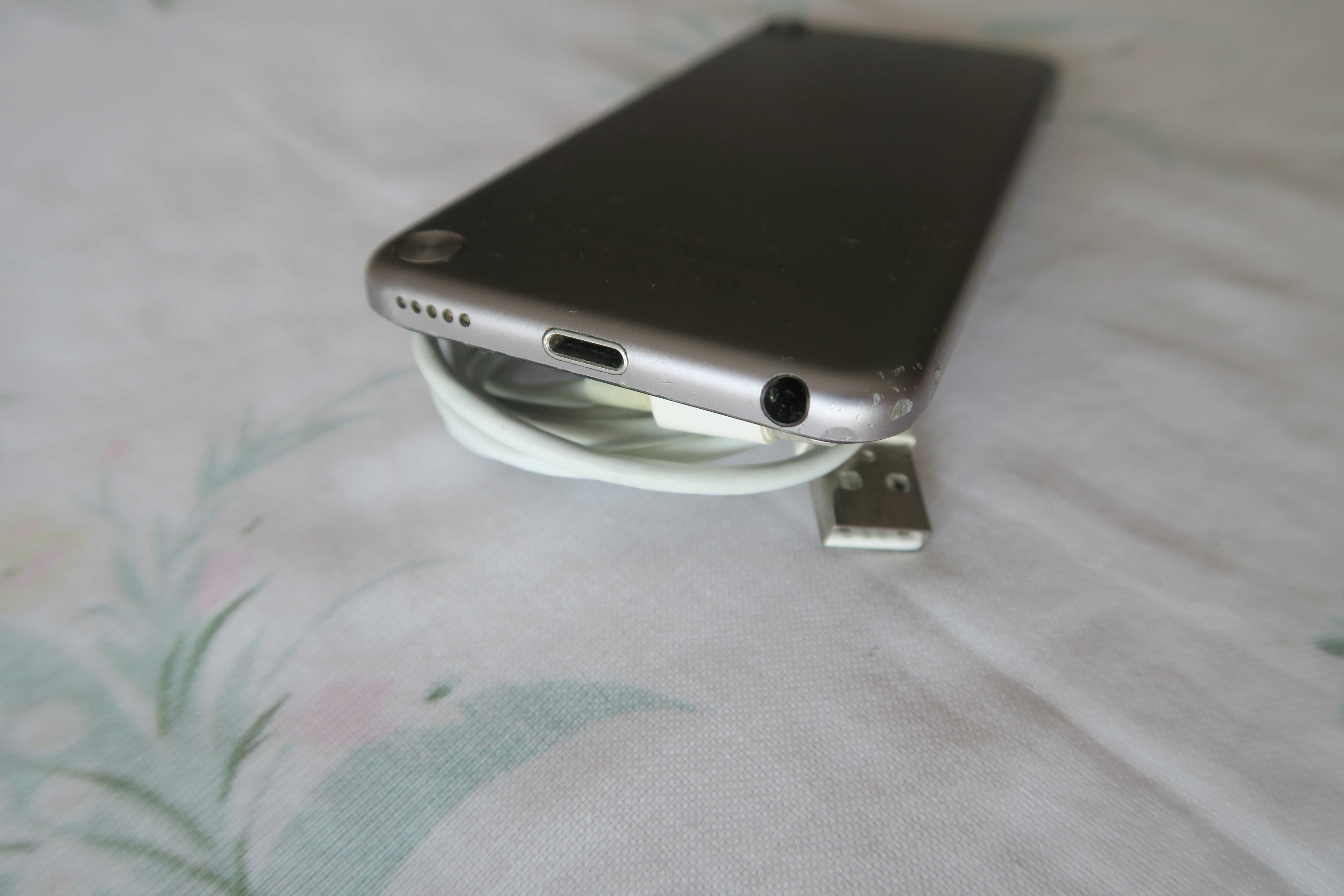 Apple iPod Touch 6. Generation A1421