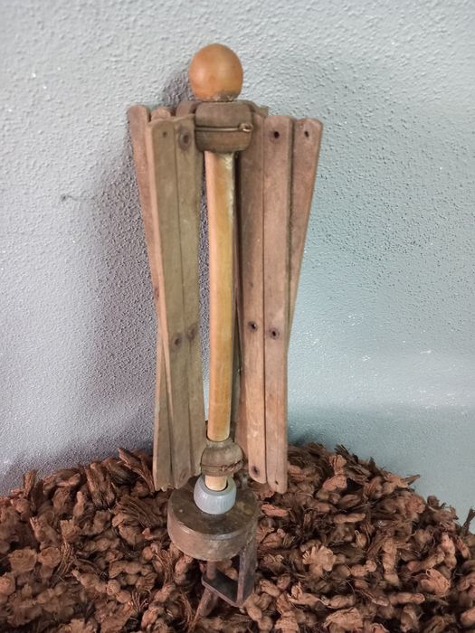 Enrolador de fio antigo