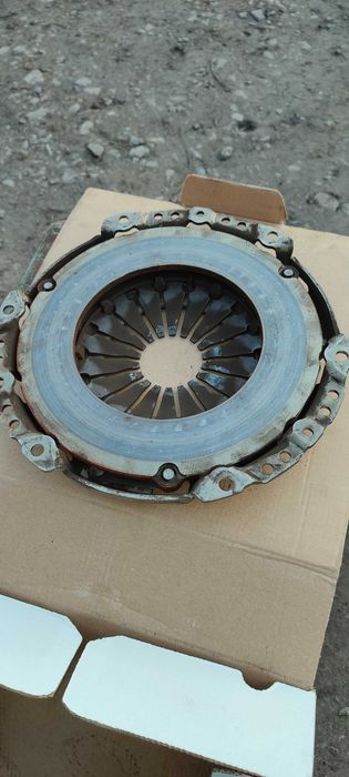 Продам комплект сцепления с выжимным подшипником