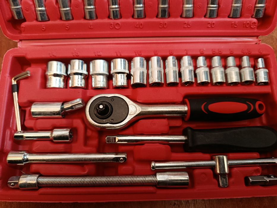 Набор инструментов.