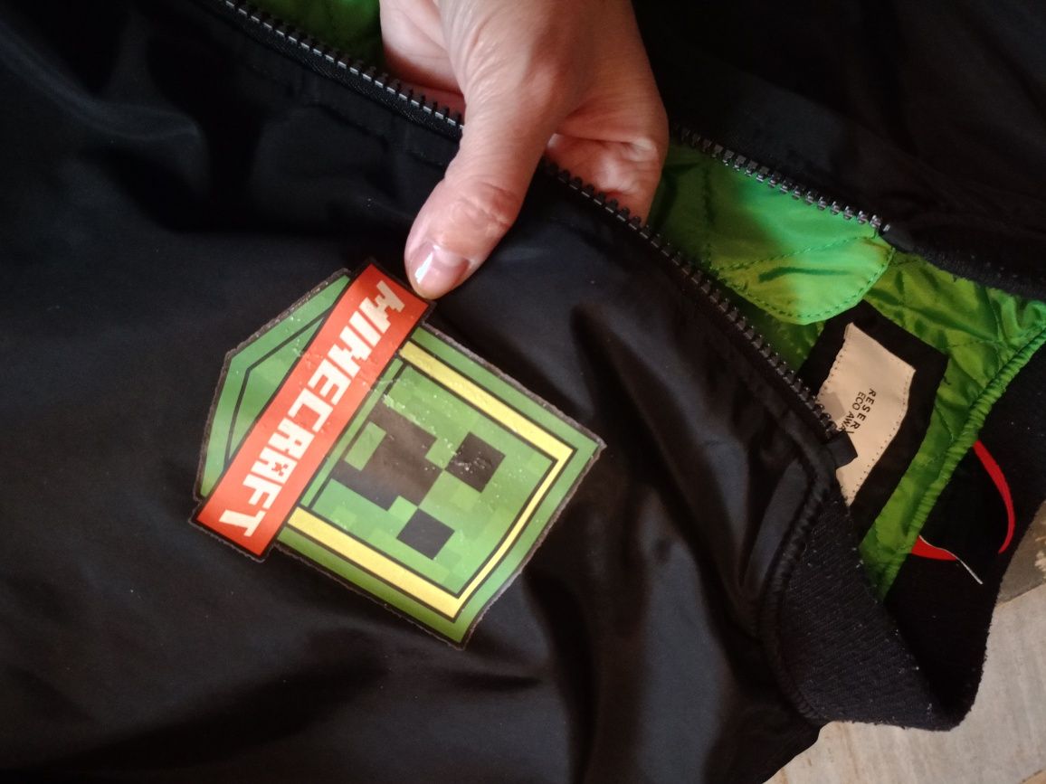 Kurtka z motywem Minecraft, bomberka Reserved