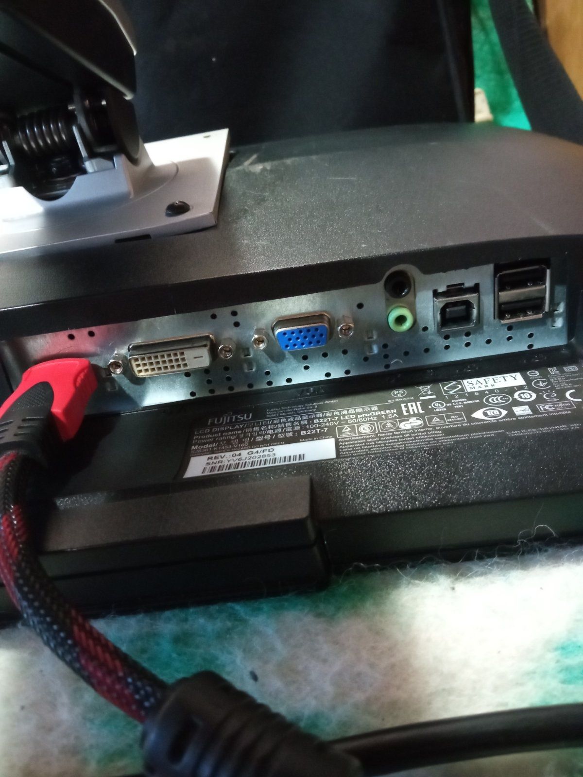 Монітор Fujitsu B22T-7 / 21.5" (1920x1080) TN LED / 1x HDMI, 1x DVI-D,