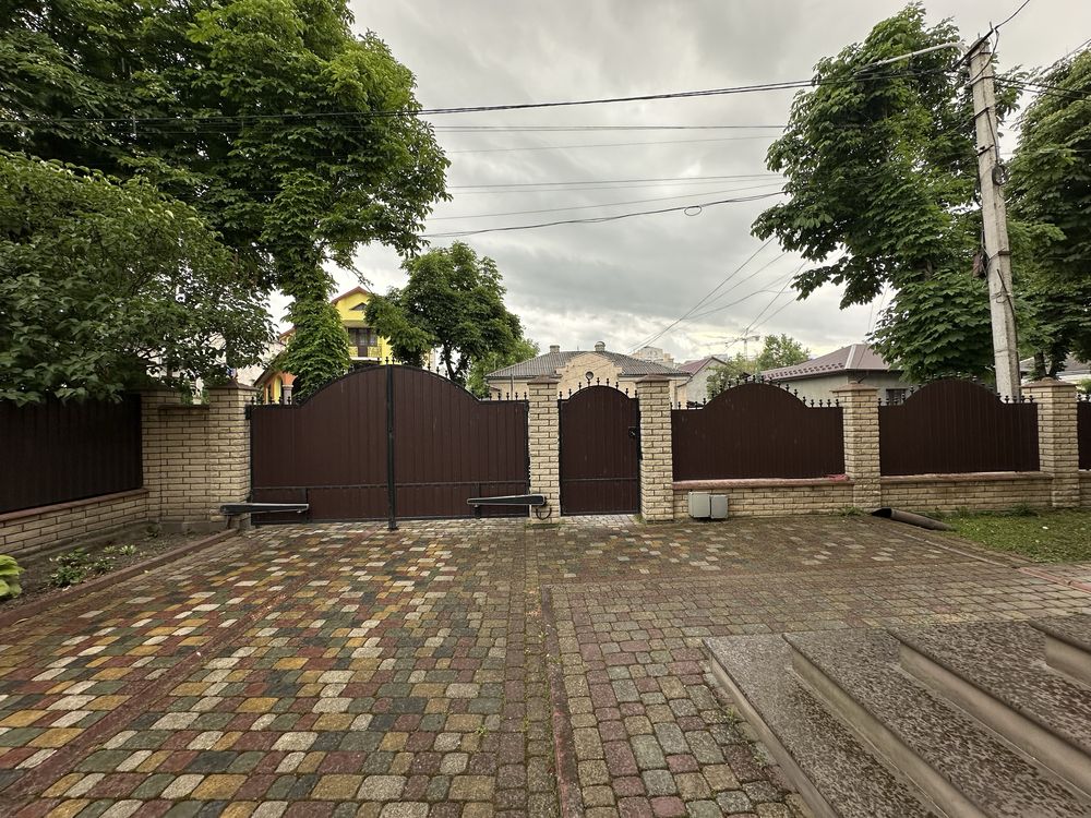 Продаж будинку з ремонтом р-н Центр вул Паращука