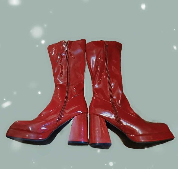 Темно червоні  силіконові ботінки б/у