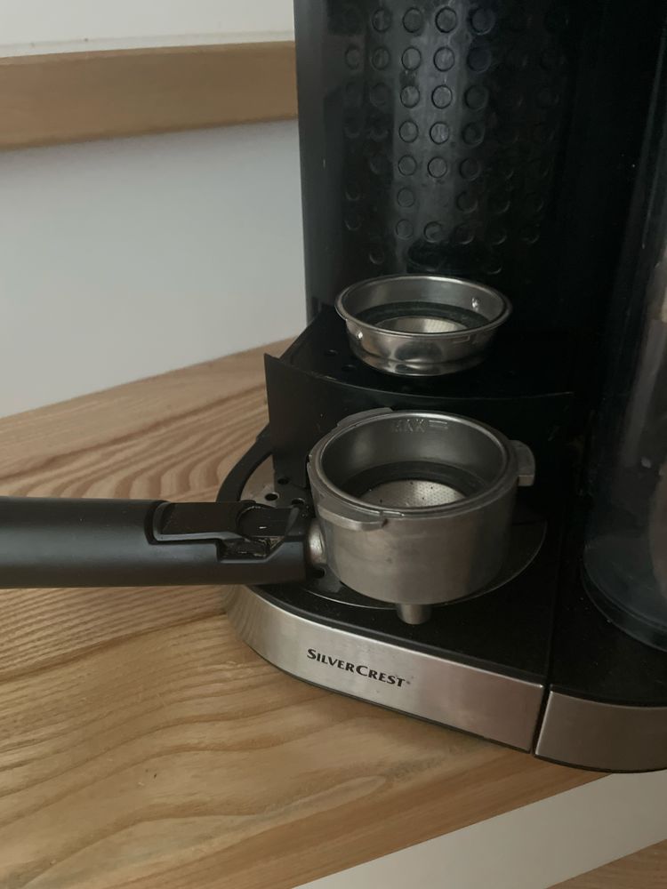 Ekspres kolbowy ze spirniaczem do mleka  silver  crest