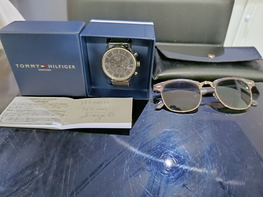 Relógio Tommy Hilfiger com oferta de óculos