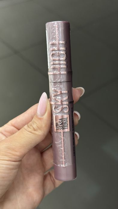 Туш мейбелін чорна