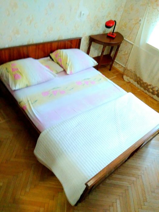 Оренда квартири на вул . Середньофонтанська