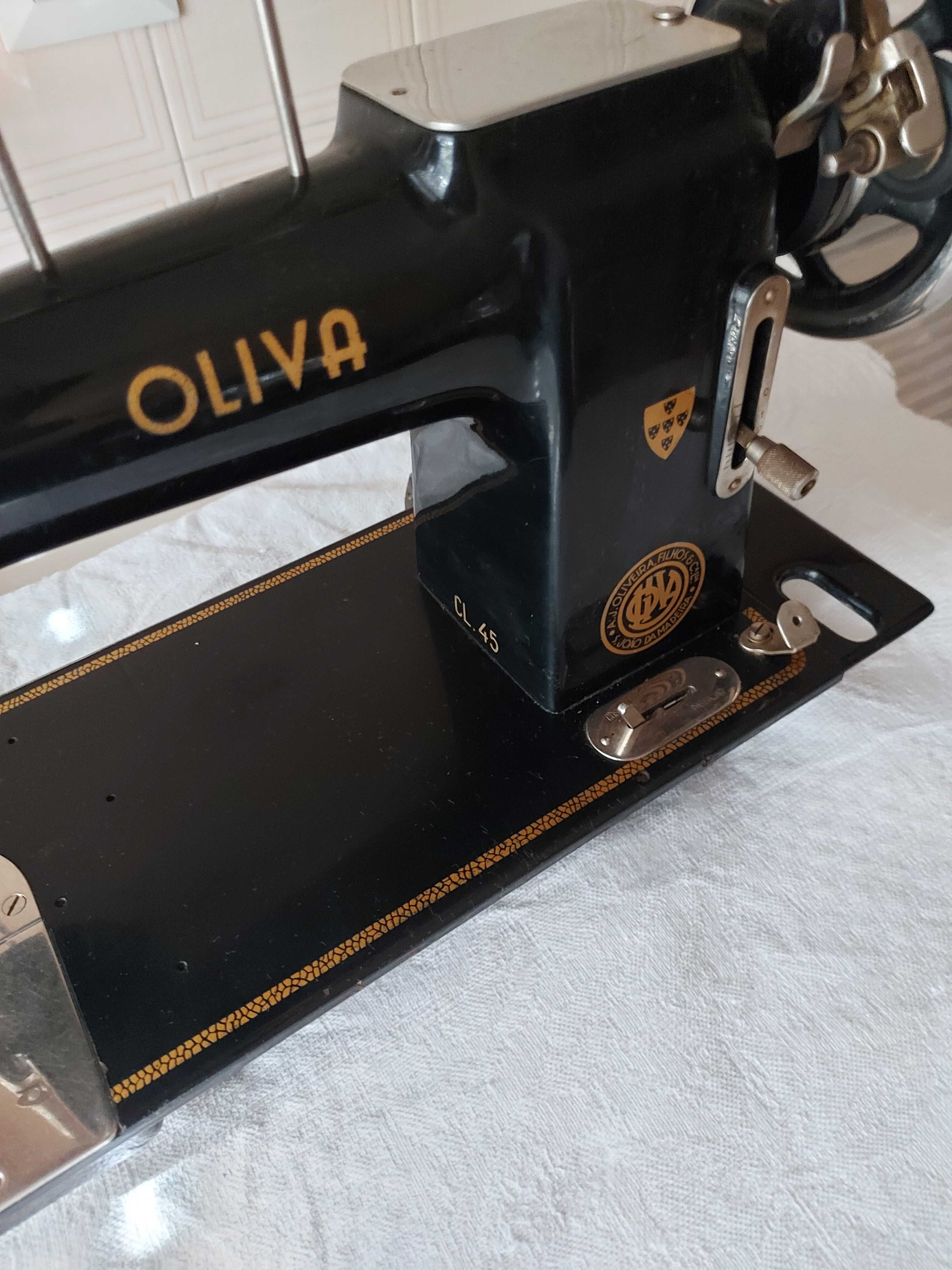 Máquina de Costura Marca OLIVA - Corpo