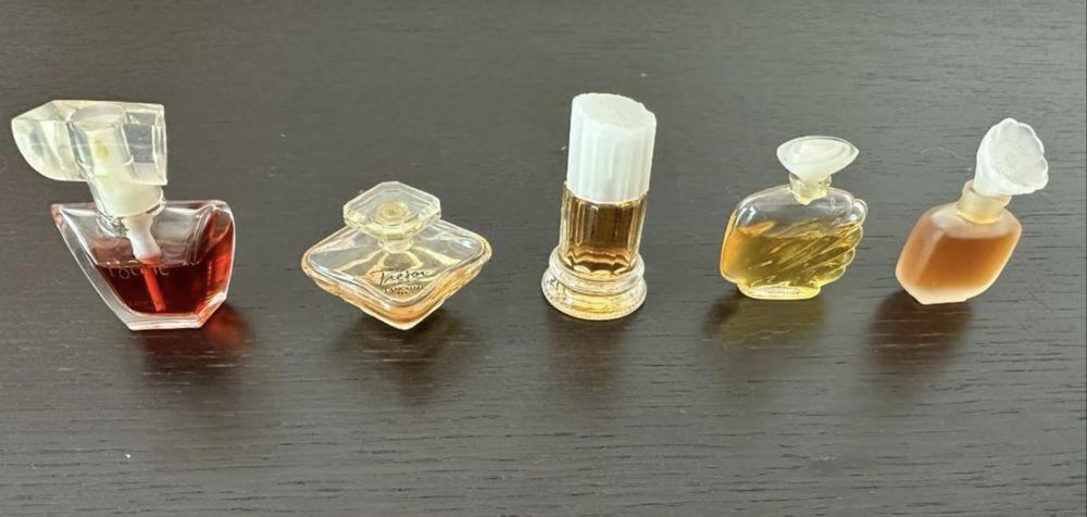 56 miniaturas de perfumes - coleção (1 euro cada)
