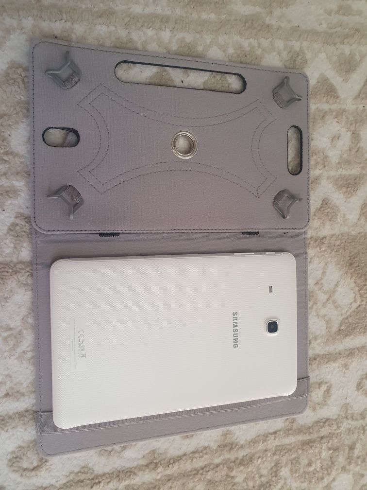 Tablet Samsung Tab E – 8GB com capacidade - Negociável