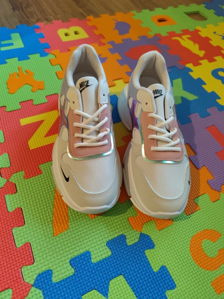 Buty damskie kolorowe