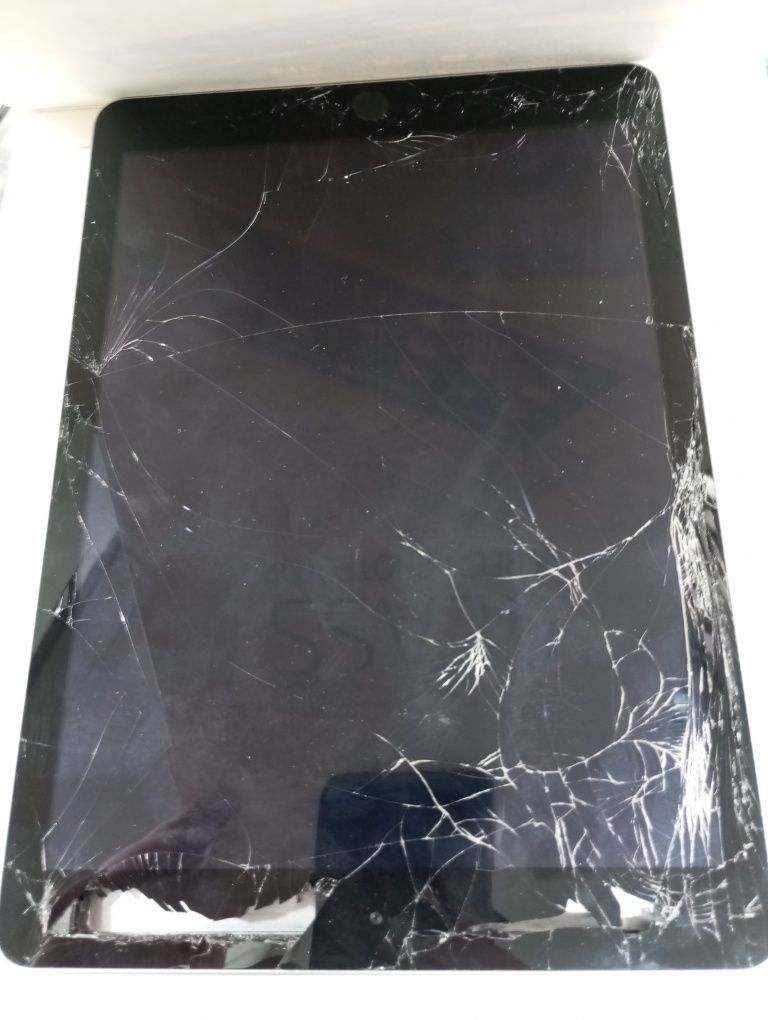 Apple iPad 5th Gen. (А1822) 10.2  Wi-Fi 32Gb