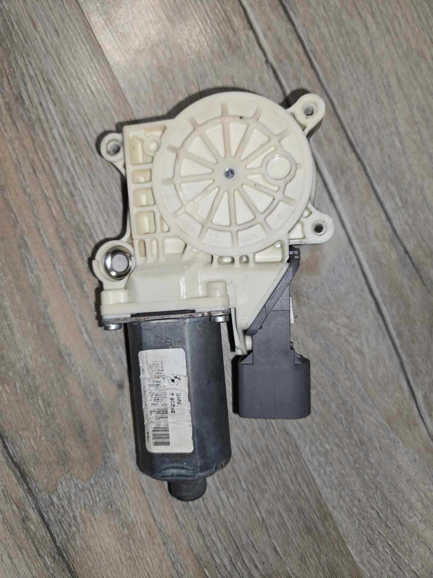 Silniczek lewego mechanizmu podnoszenia szyby bmw e46 coupe polift