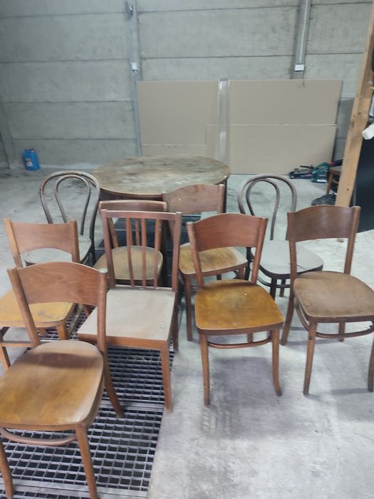 Stół PRL okrągły z krzesłami