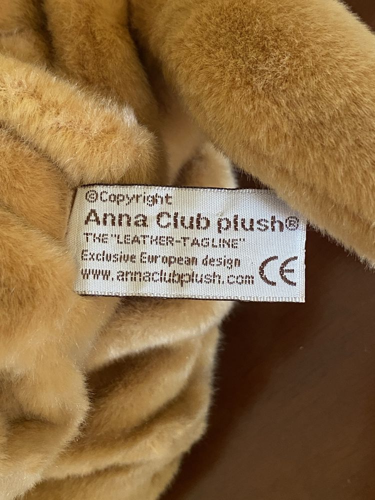 Пляшева іграшка Anna Club Plush