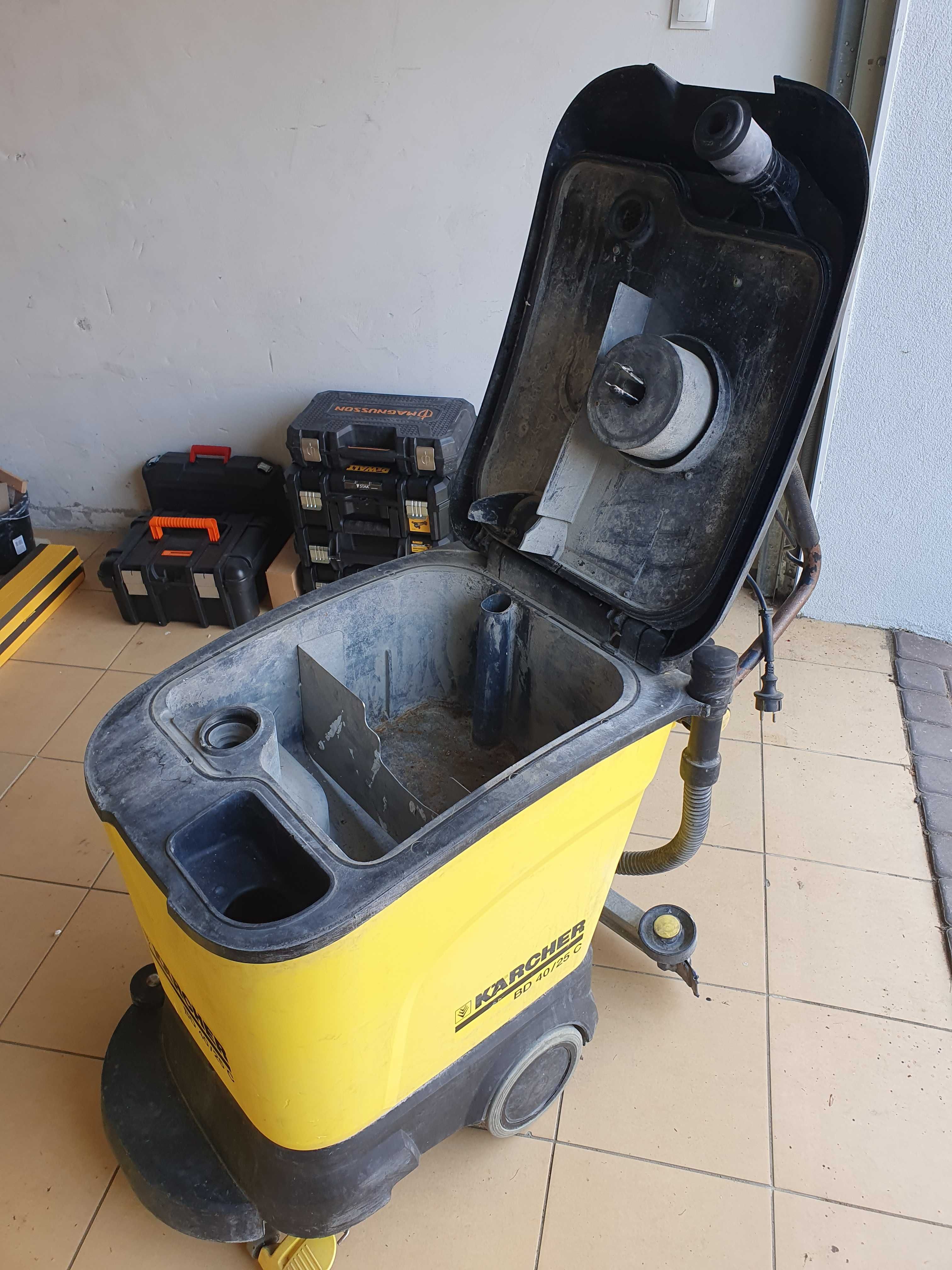 Szorowarka do podłóg karcher bd 40/25c