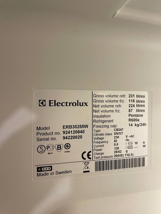 Продам холодильник Electrolux ERB35255W (Made in Sweden)