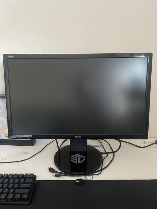 Monitor Gaming ASUS VG248QE (24'' - 1 ms - 144 Hz)