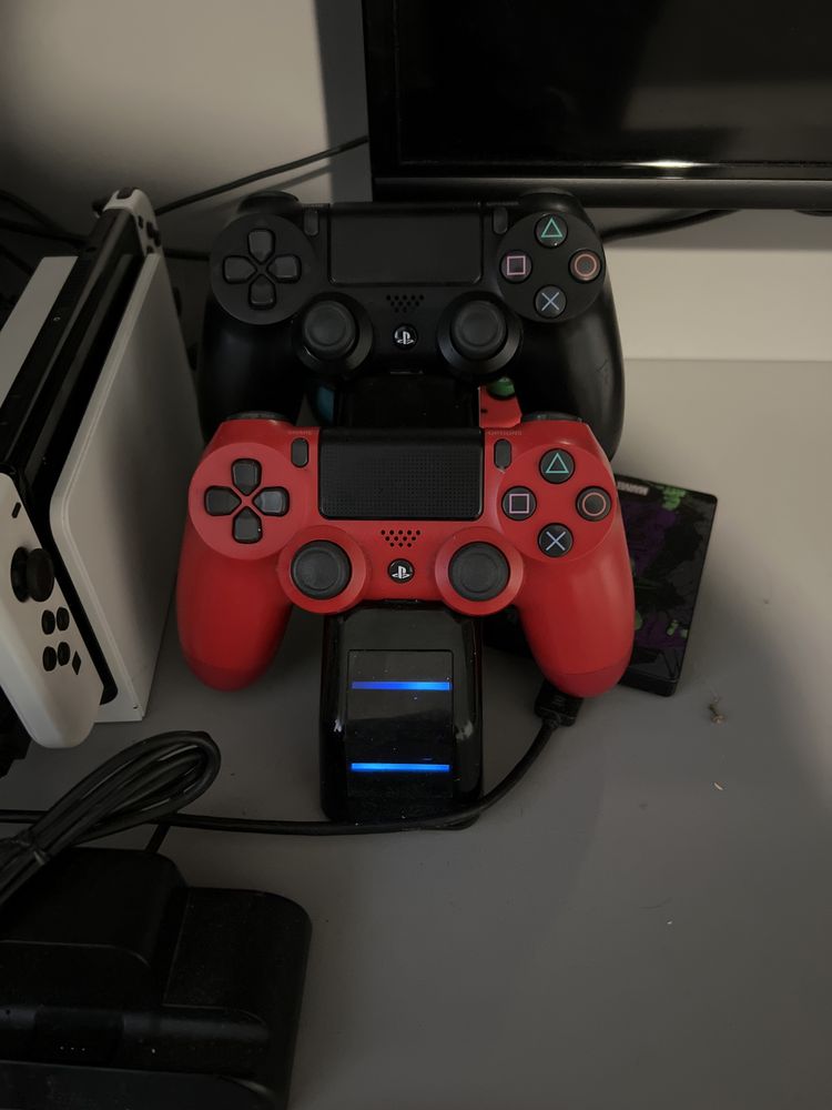 Mega zestaw PS4 + VR + AIM + HDD 2TB + kierownica