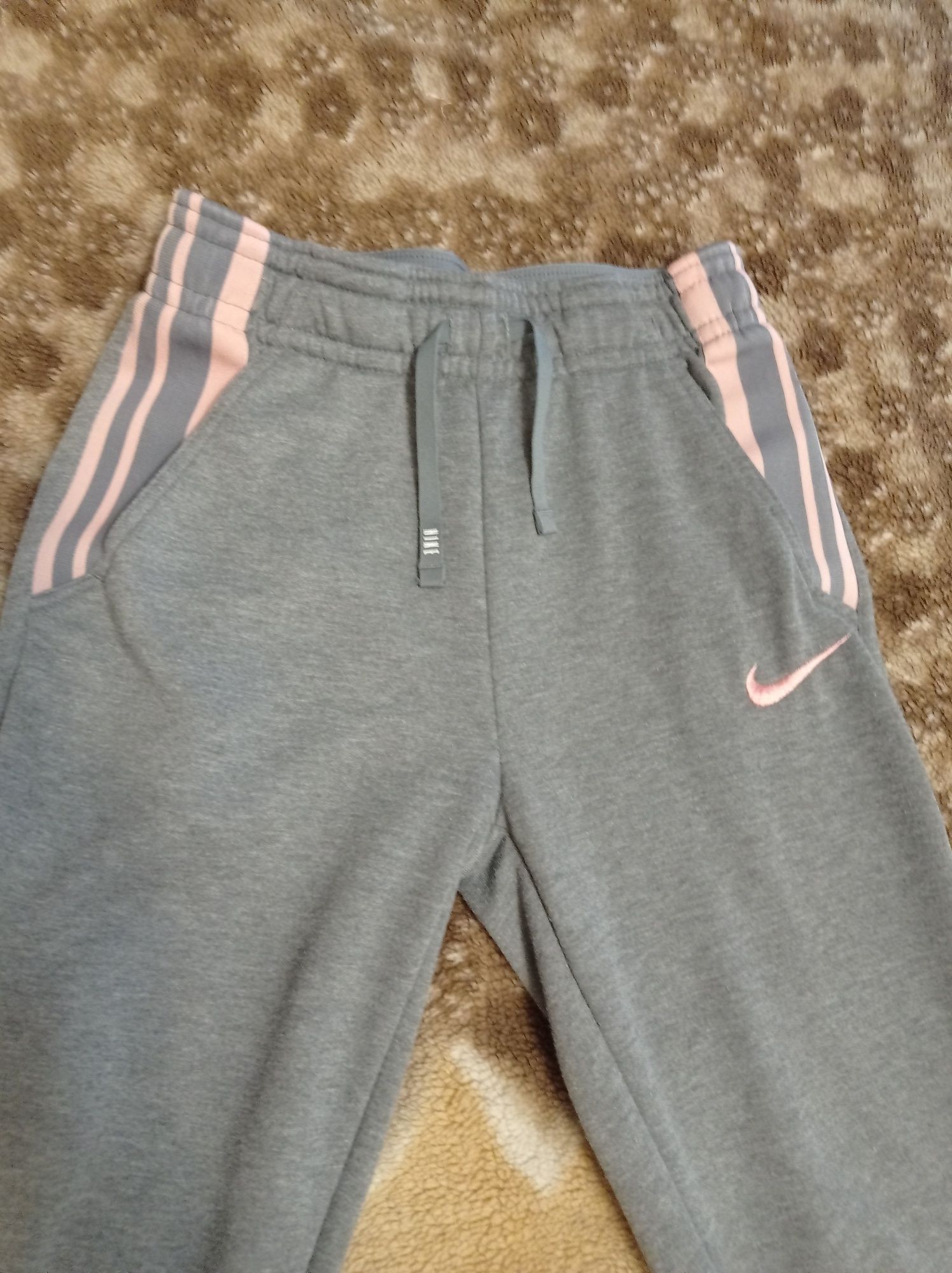 Спортивні штани Nike
