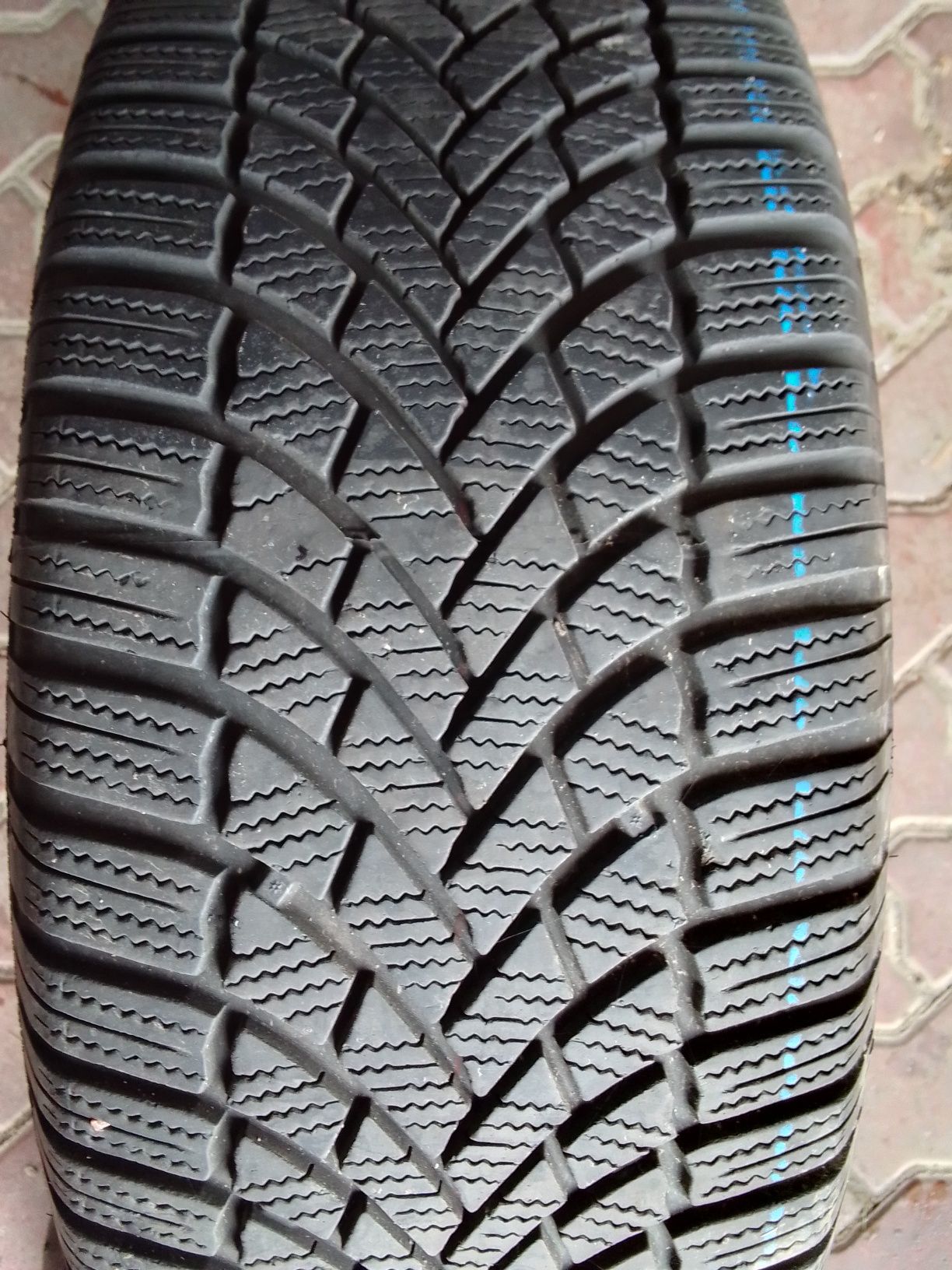 Opona zimowa 215/60r16 BRIDGESTONE 2022r