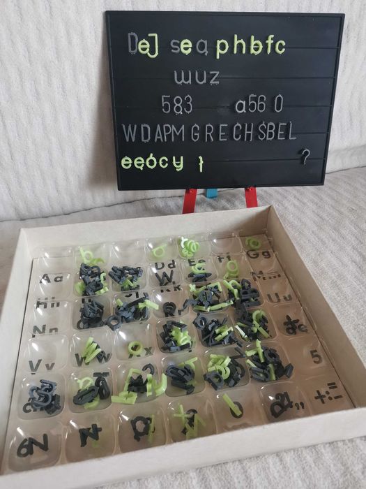 Układanka literowo-cyfrowa