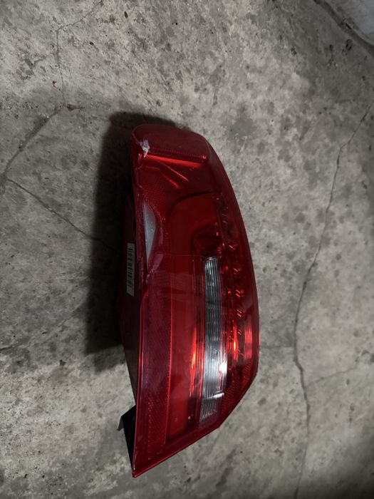 Задній левий стопфонарь ауді А4 В8
