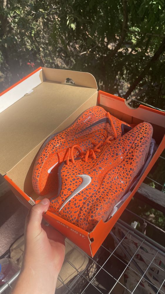 Спортивні кроссівки NIKE REACT HYPERSET 2