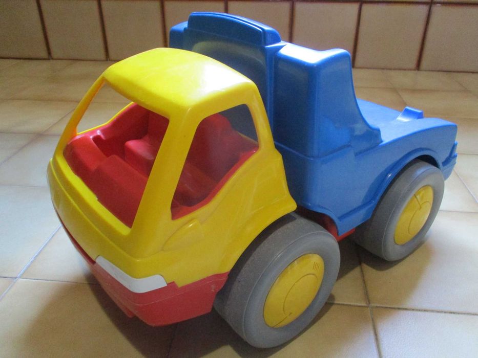 Brinquedo grande em PVC Camião