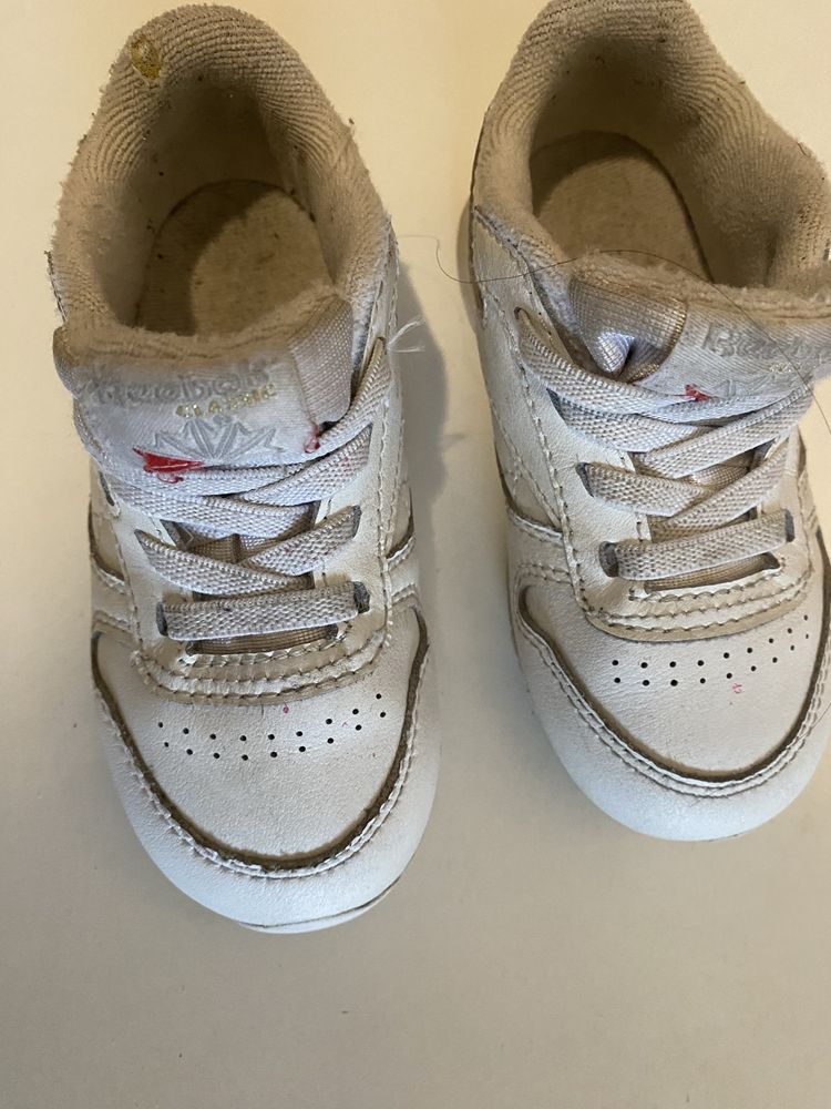 Sapatilhas Reebok tamanho 22