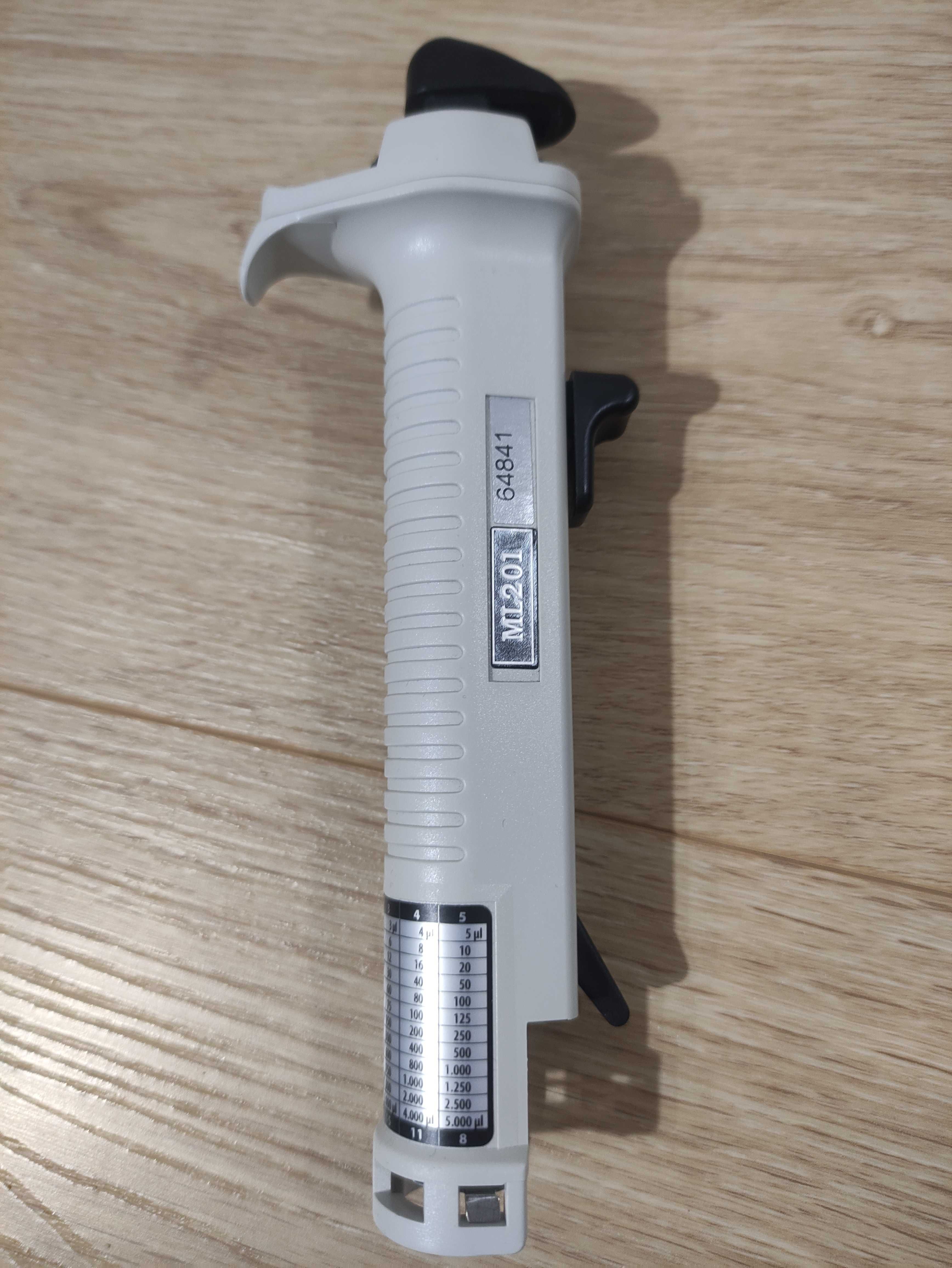 Dozownik strzykawkowy MINILAB 201 z adapterami do 50 ml - HTL