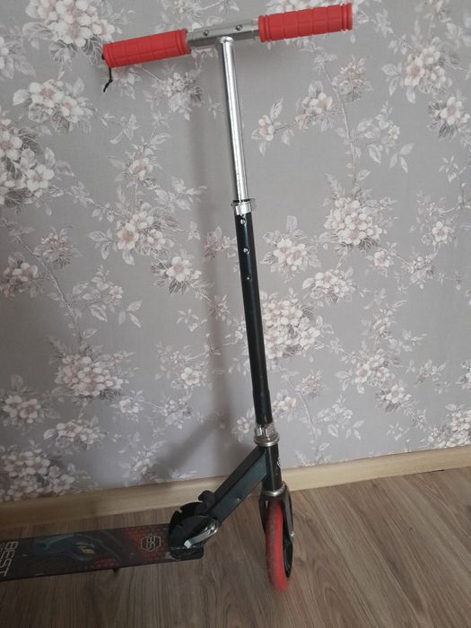 Продам  дитячий  самокат