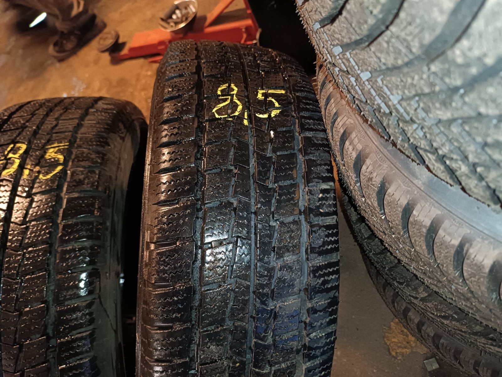 Opony zimowe 215/60/17C Hankook 2018 rok bieżnik 8,5mm-8mm Wzmacniane