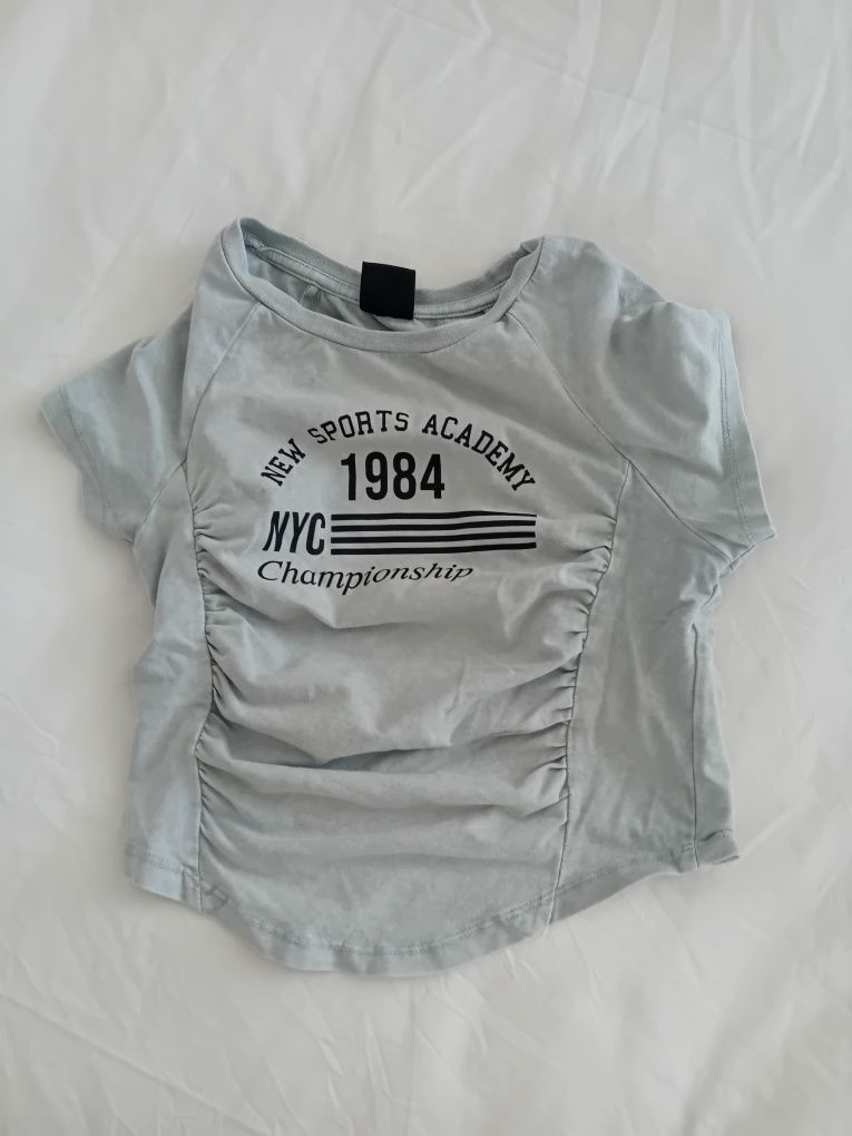 T-shirt Bershka tamanho 26