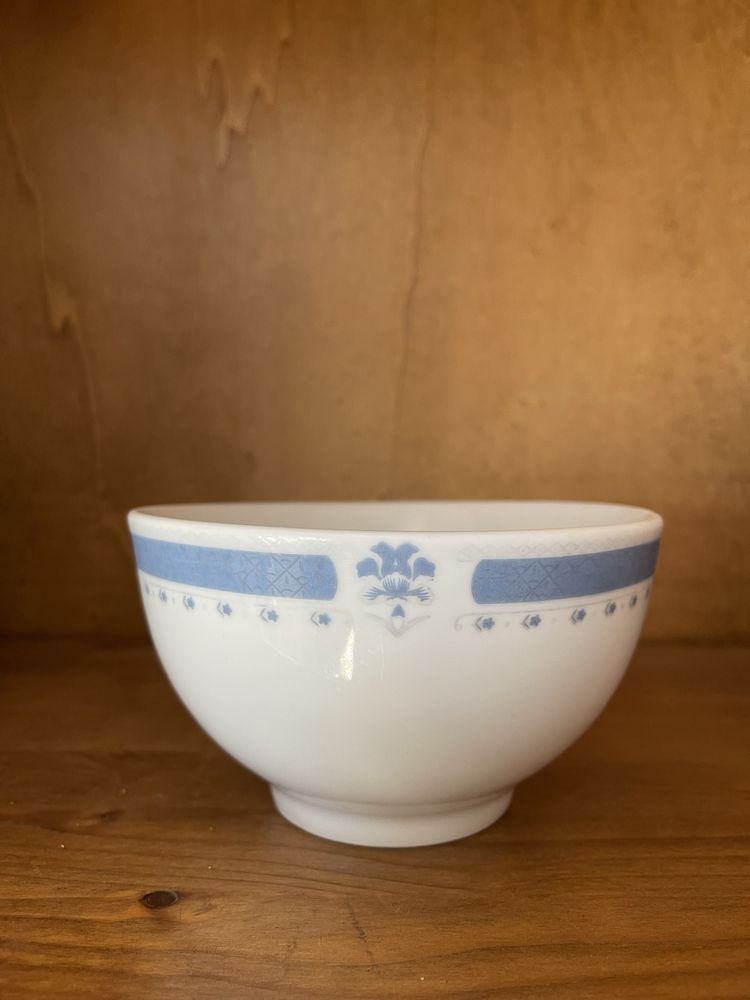 Taça antiga decorada