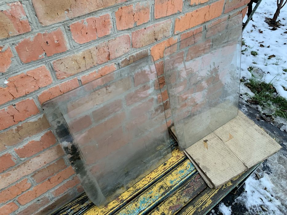 Стекла дверные боковые форточка ВАЗ классика Жигули оригинал