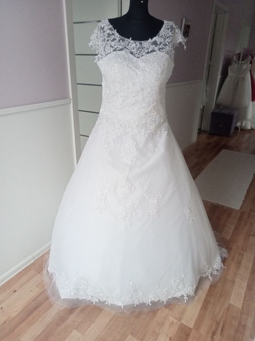 Suknie ślubne  42-46 rozmiar