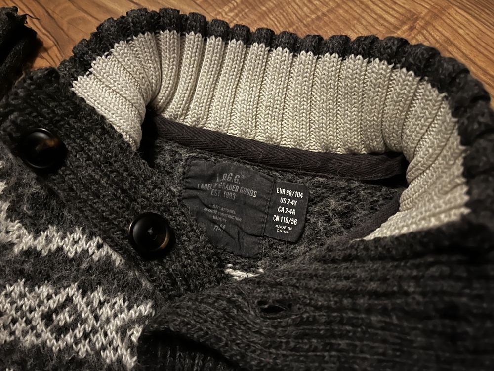 Piękny sweterek świąteczny dla chłopca 98/104 H&M 50% wełna