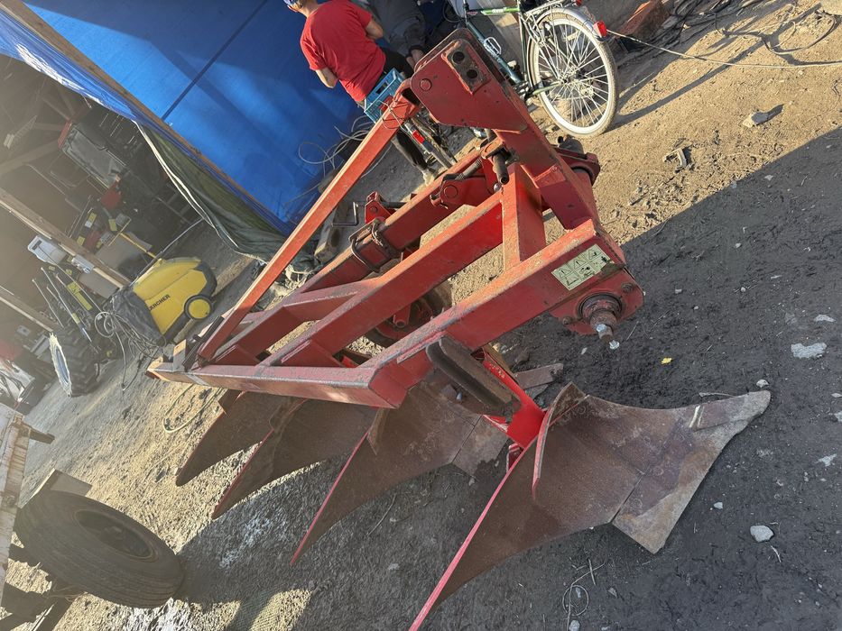 Pług 4 skibowy Aphil CZH 400