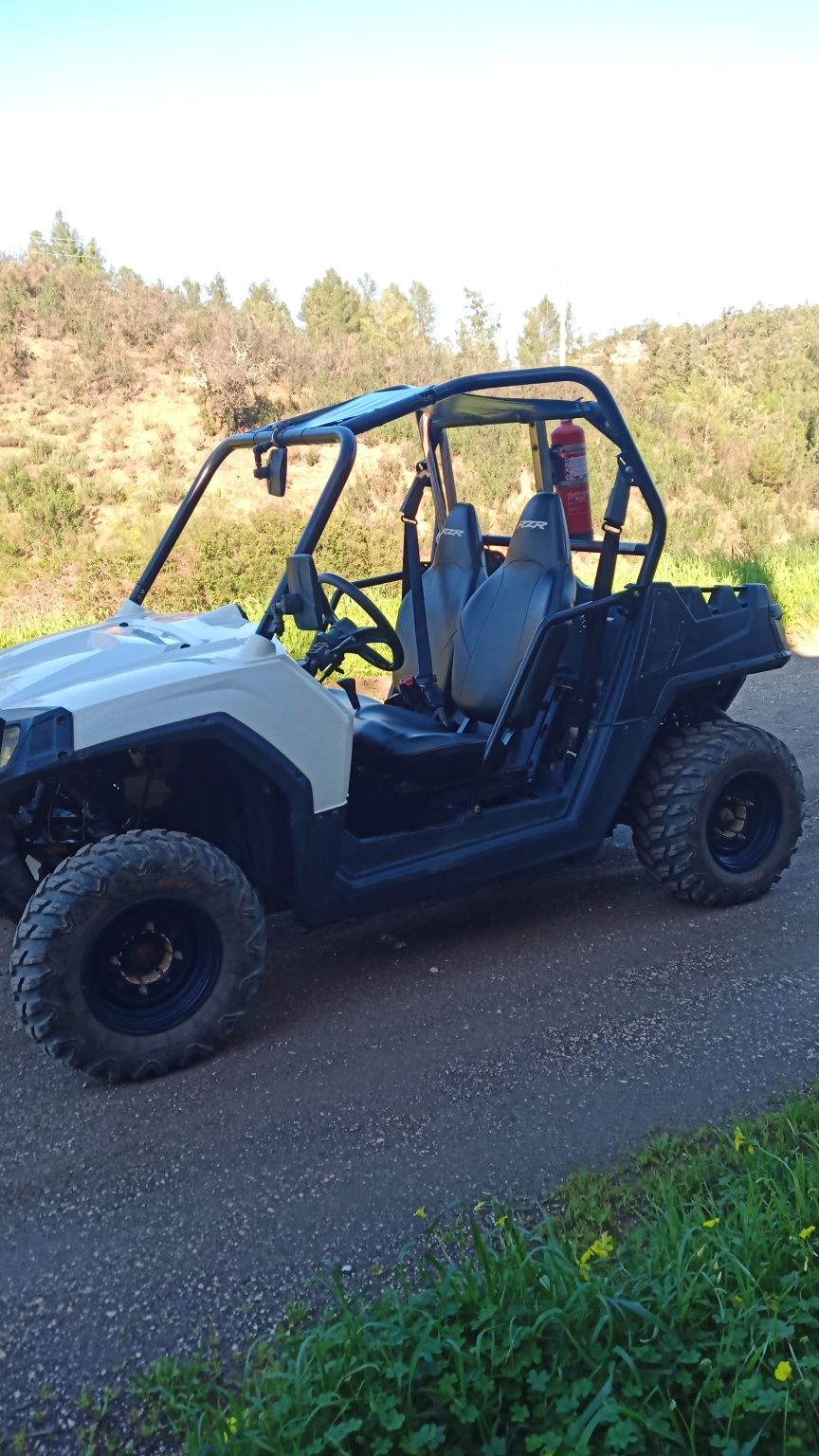 Polaris RZR 570 trator