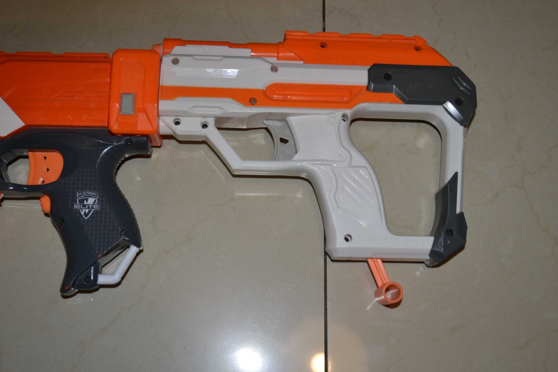 Nerf N-Strike Stryfe + kolba + strzałki