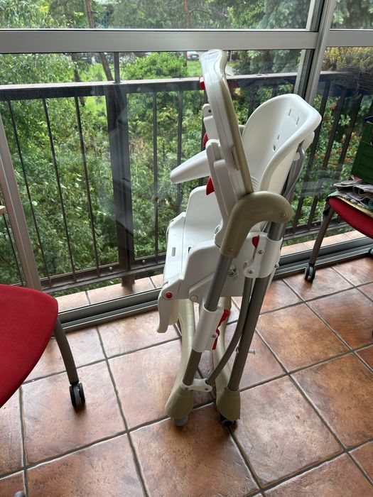 Krzesełko do karmienia Caretero Bistro