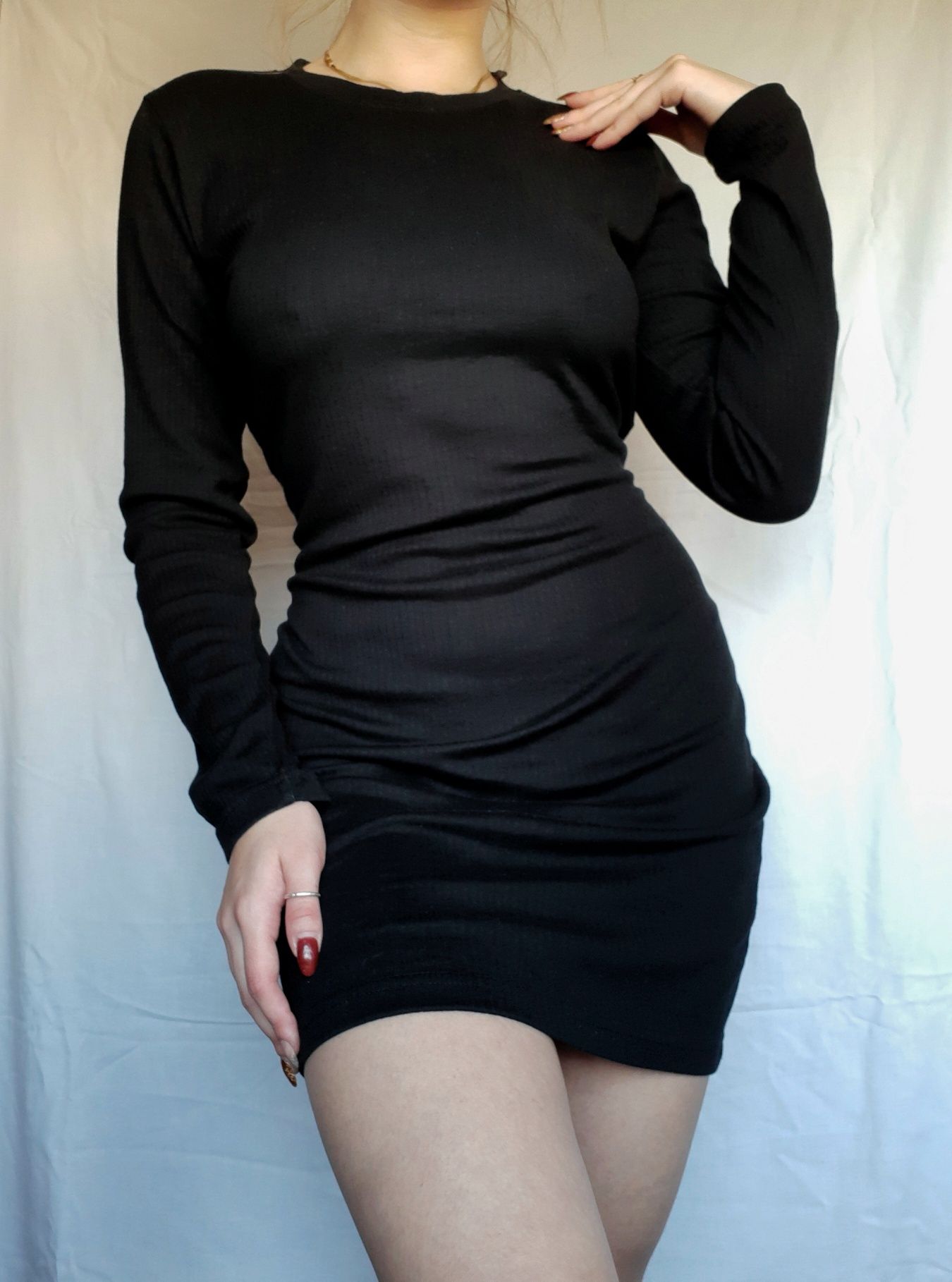 Nowa czarna prążkowana obcisła krótka sukienka długi rękaw mini 40 L