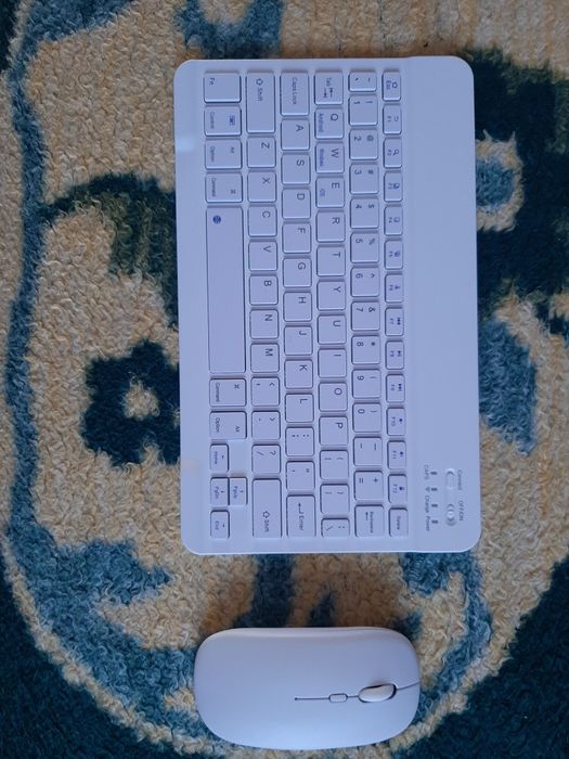 Komputer Windows pro 11  1TB SDD z monitorem klawiaturą I myszką