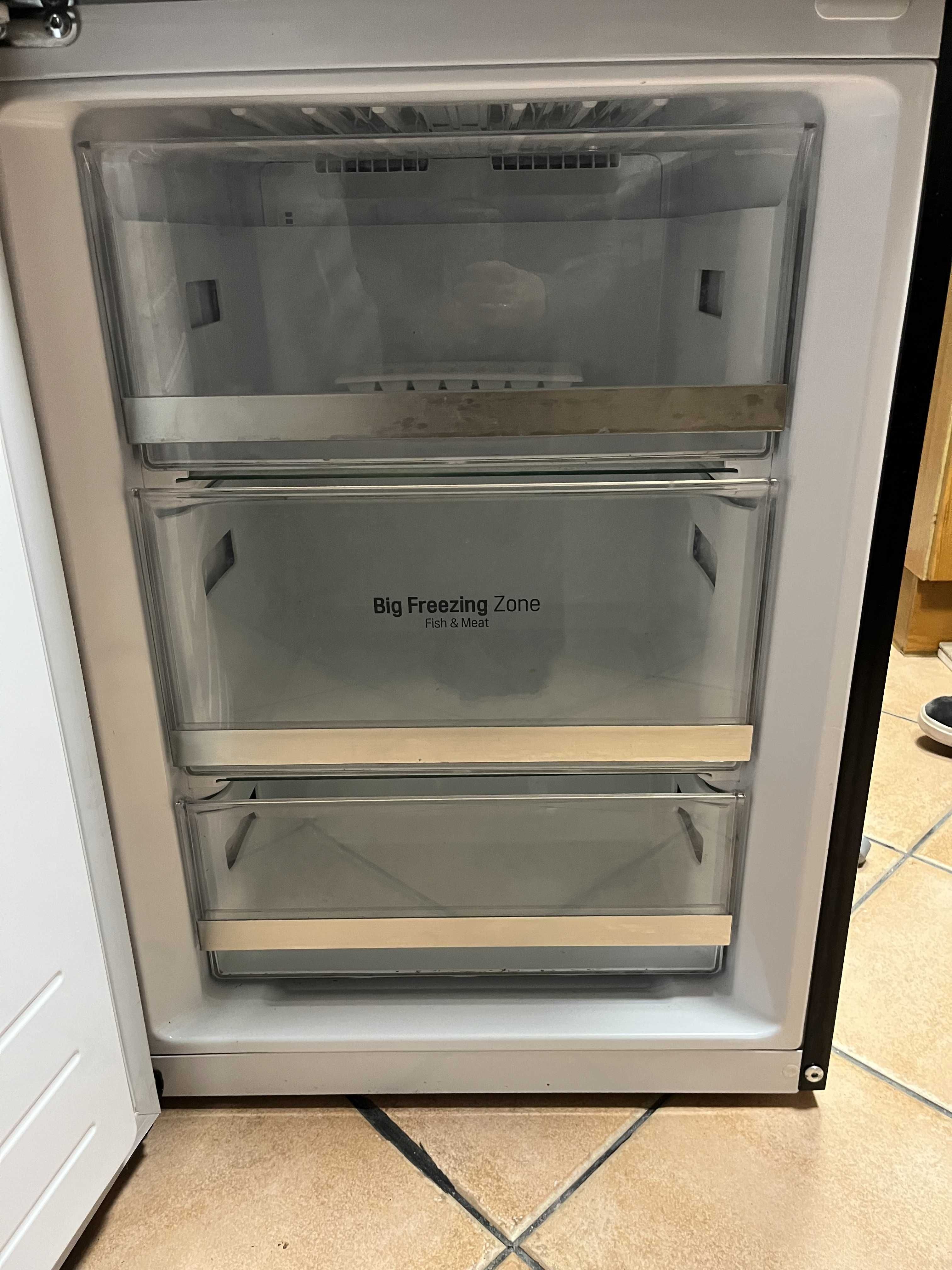 Frigorífico Combinado LG | Preto | 384L