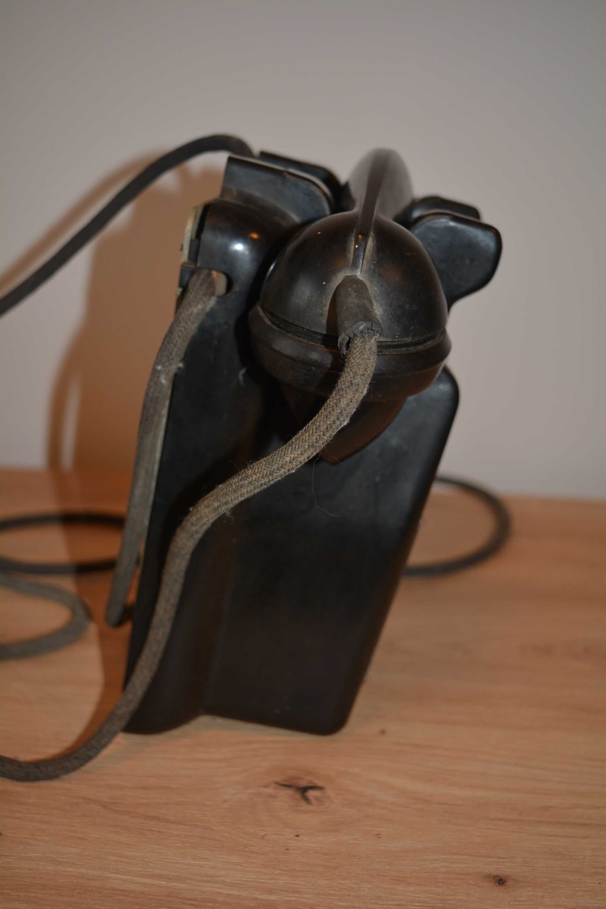 Stary telefon Telos aparat MB na korbkę