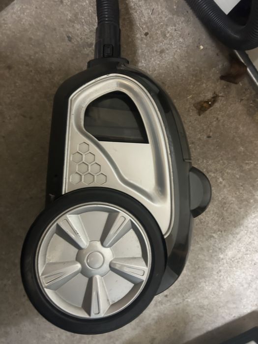 Amica VM 3043 Bagio Eco  900W EPA 12 odkurzacz bezworkowy filtr hepa